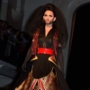 Conchita Wurst défile en robe de mariée pour Jean-Paul Gaultier : photos