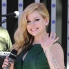 Avril Lavigne sur le plateau d'Extra TV : photos