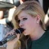 Avril Lavigne sur le plateau d'Extra TV : photos